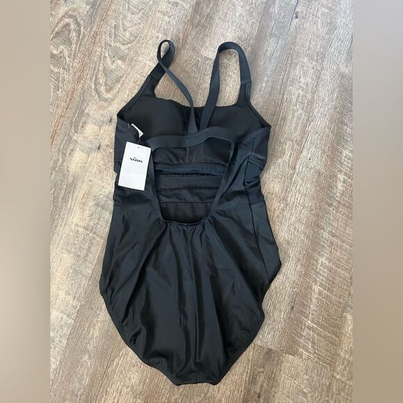 Nike V-Back One Piece Swimsuit-Size XL - Picture 2 of 6